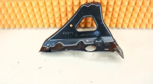 Mercedes-Benz B W246 W242 Engine mounting bracket 2466200514