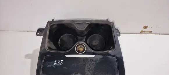 Cup holder front
