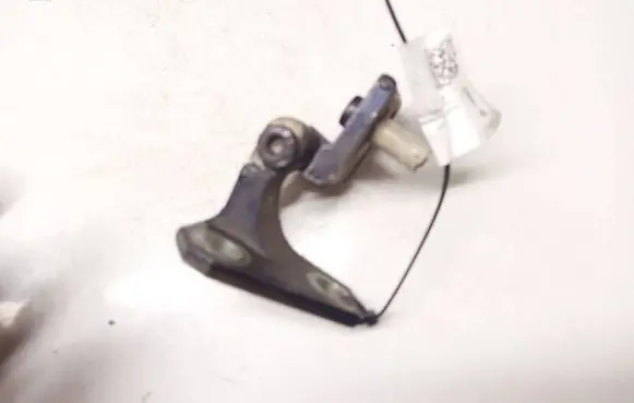 Volkswagen Golf Plus Front door upper hinge 1K0831402J