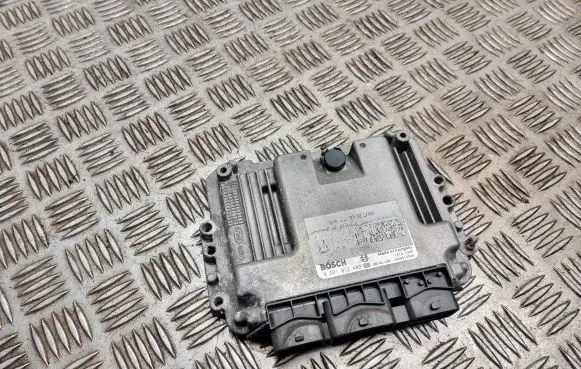 Ford Focus Engine control unit/module 6M5112A654CE 1039S15205 0281012489