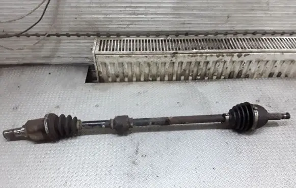 Nissan Note (E11) Front driveshaft