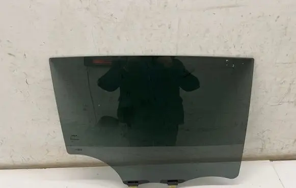 KIA Sportage Rear door window glass
