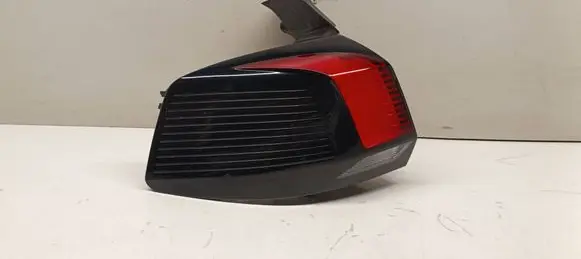Peugeot 5008 II Rear/tail lights 9811028080 81570101