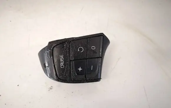 Volvo V70 Steering wheel buttons/switches 30739638