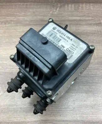 Volkswagen PASSAT B6 ABS Pump 3C0614109A 16420502 16420302A
