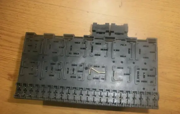 Volkswagen Golf II Fuse box set 357937039
