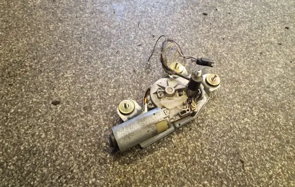 Ford Mondeo MK II Rear window wiper motor