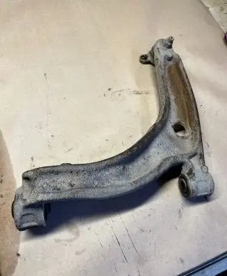 Volkswagen Transporter - Caravelle T5 Front lower control arm/wishbone 7H0407166B