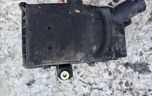 Mazda 626 Air filter box 6rf2a