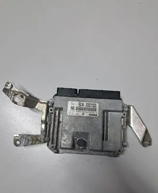 Toyota Yaris Engine control unit/module 0281033882 896610DK51 1039T18319