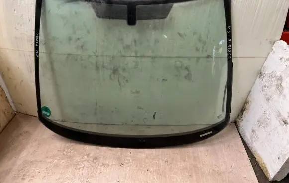 Opel Corsa D Front windscreen/windshield window 