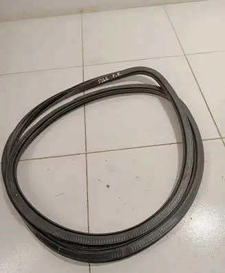 Audi Q3 8U Front door rubber seal N0code