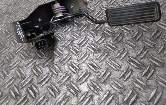 Toyota Corolla E120 E130 Accelerator throttle pedal