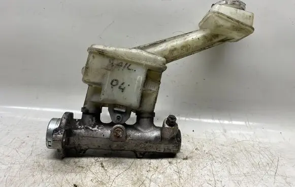 Nissan X-Trail T30 Master brake cylinder