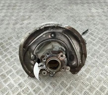 BMW iX3 G08 Front wheel hub 6899692