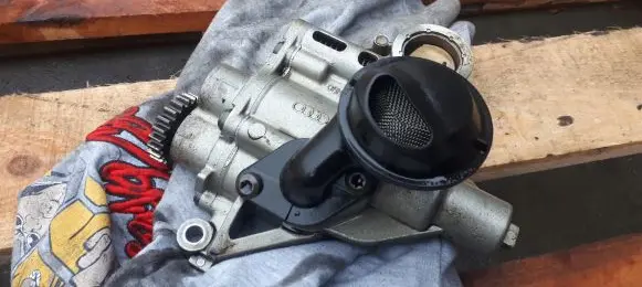 Audi A4 S4 B8 8K Oil pump 06H115105AC