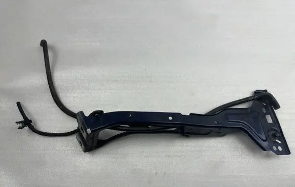 Audi A4 S4 B9 Fender mounting bracket 8W0821135C 8W0821135
