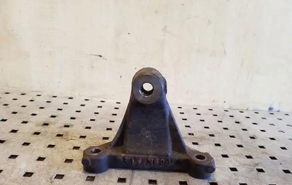 Nissan Primastar Engine mounting bracket 93853922