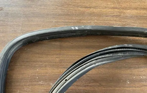 Opel Corsa C Front door rubber seal