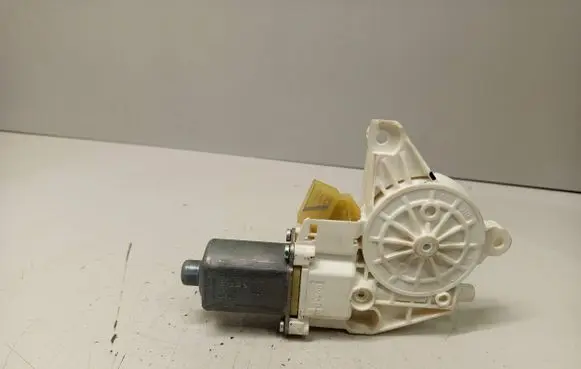 Mercedes-Benz ML W164 Front door window regulator motor A2518200842