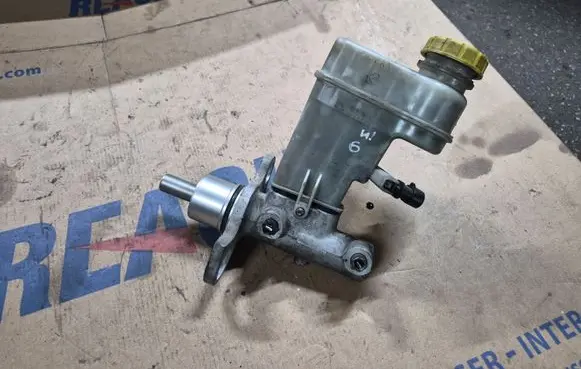 Alfa Romeo 159 Master brake cylinder 32067799B