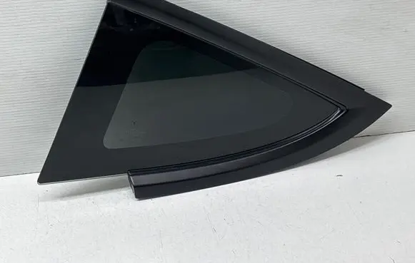 Tesla Model 3 Rear side window E008686 DOT1100AS2M5385 43R011570