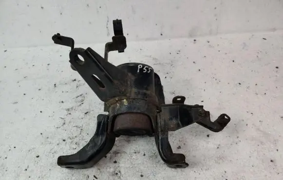 Toyota Prius (XW30) Engine mount bracket