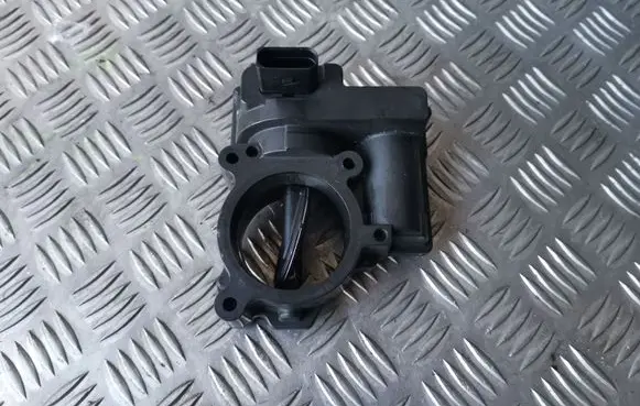 Volkswagen PASSAT B6 Throttle valve 03C128063A