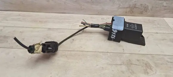 Citroen C5 Glow plug pre-heat relay 9640469680 51252002