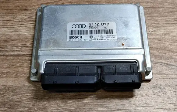 Audi A4 S4 B6 8E 8H Engine control unit/module 8E0907557F 0261207401 26SA0000