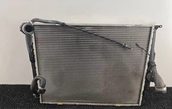 BMW 3 E90 E91 Coolant radiator 7547449 149055002 1646ACC33
