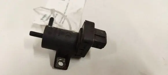 Renault Koleos I Turbo solenoid valve 8200762597