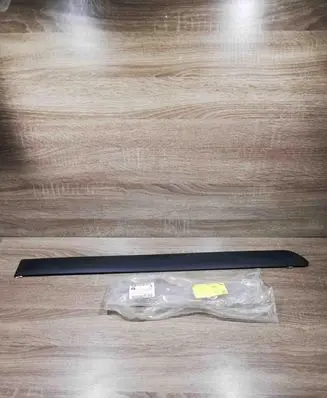 Opel Zafira B Front door trim (molding) 13187347 5172430