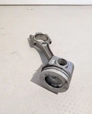 Volkswagen PASSAT B8 Piston with connecting rod 04L107065D