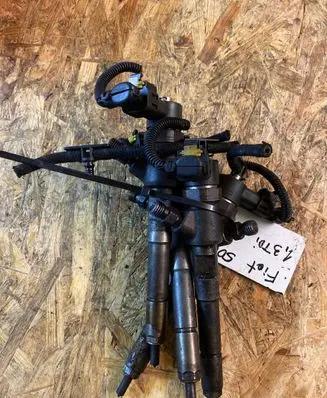 Fiat 500L Fuel injector 0445110351