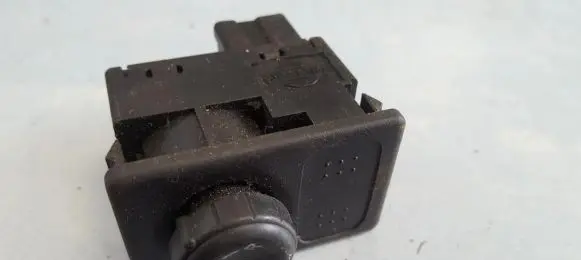 Nissan Almera Tino Wing mirror switch