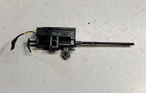Renault Captur Fuel tank cap lock motor 8200312600S5 8200312600