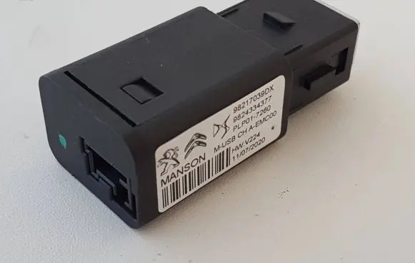 Citroen C5 Aircross USB socket connector 98217039DX PLP017260 9824334377