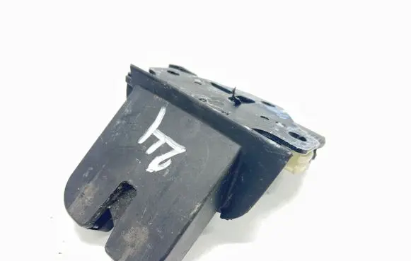Audi Q7 4L Tailgate/trunk/boot lock/catch/latch 8P4827505C