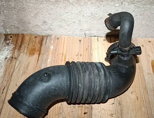 Volvo S70 V70 V70 XC Air intake hose/pipe 9183897