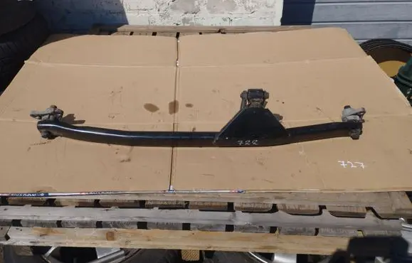 Volvo S60 Engine mounting bracket 8666204