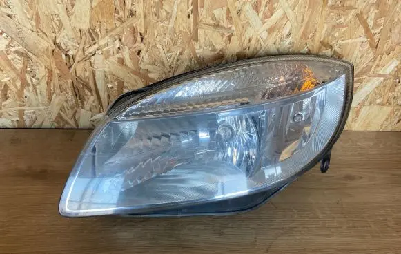 Skoda Fabia Mk2 (5J) Headlight/headlamp 5J1947015