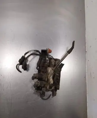 BMW 5 E60 E61 Active stabilizer control/valve assembly 6760840