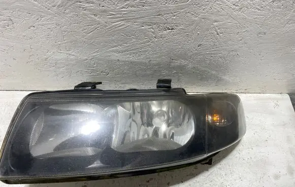 Seat Leon (1M) Headlight/headlamp 67742691 1M1941001D