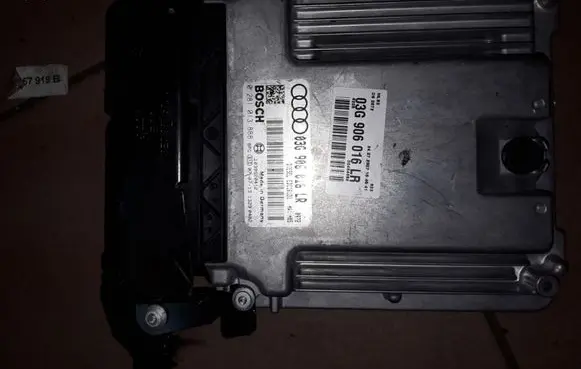 Audi A4 S4 B7 8E 8H Engine control unit/module 03G906016LR 0281013888 EDC16U31