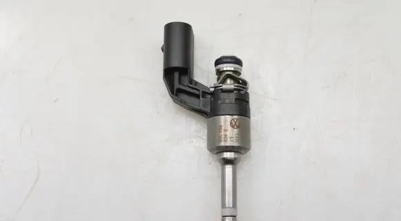 Volkswagen Golf VI Fuel injector 03C906036E