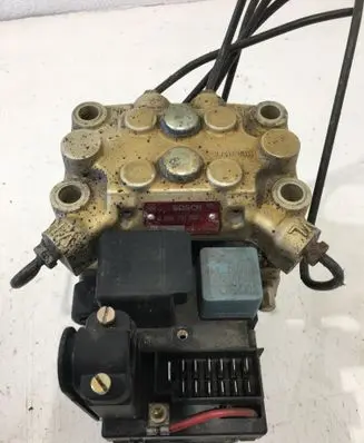 BMW 5 E28 ABS Pump 0265201013 0332204151