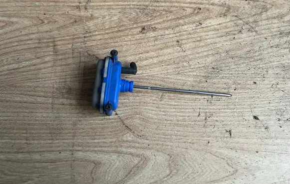 Volkswagen Golf III Central locking vacuum pump 1H0862160 1H0862160A