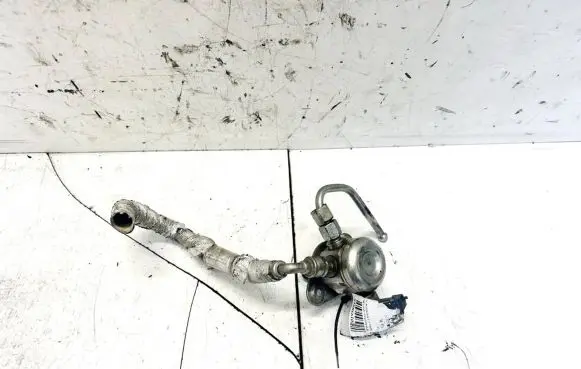 Ford Focus Fuel injection high pressure pump CM5G9D376CA CM5G-9D376-CA