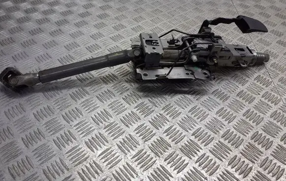 Volkswagen Touran I Rear steering column 